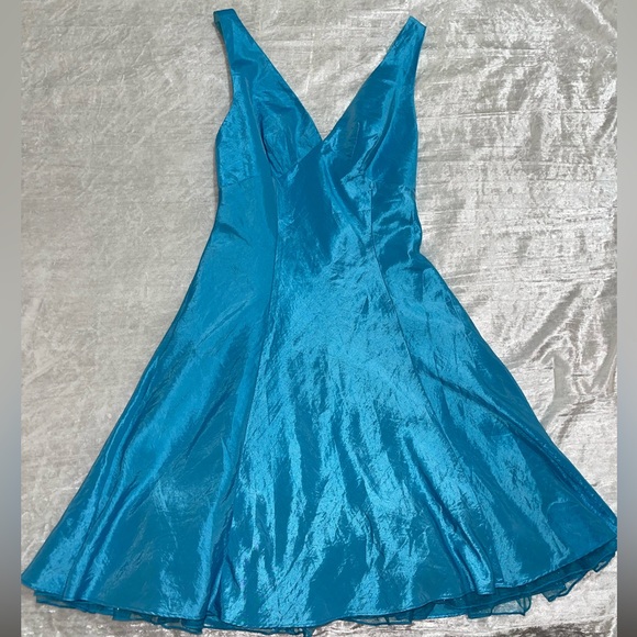 Blue Backless Dress with Pockets - Picture 2 of 9